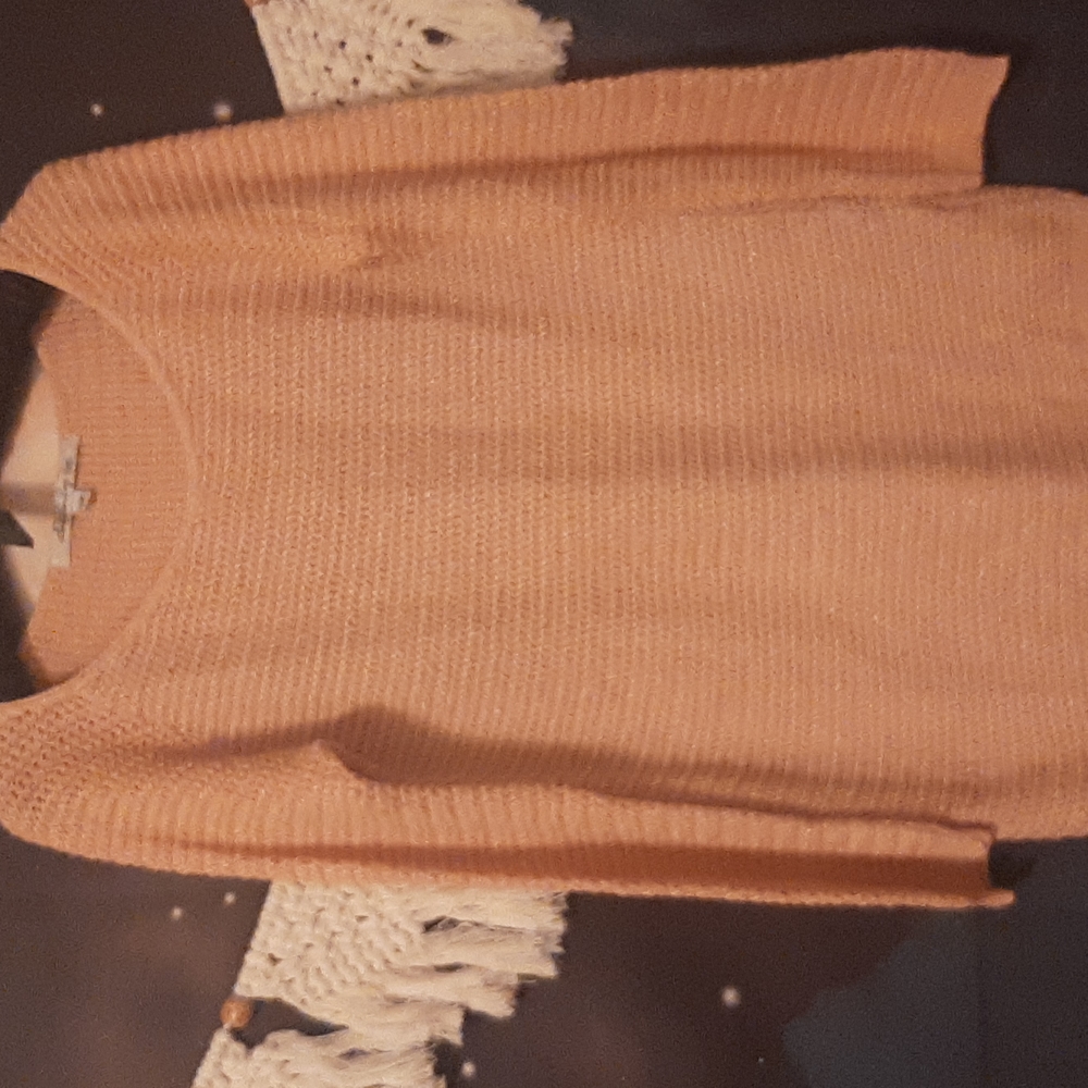 EUC American Rag medium light pink long sleeve knitted sweater scoop neck